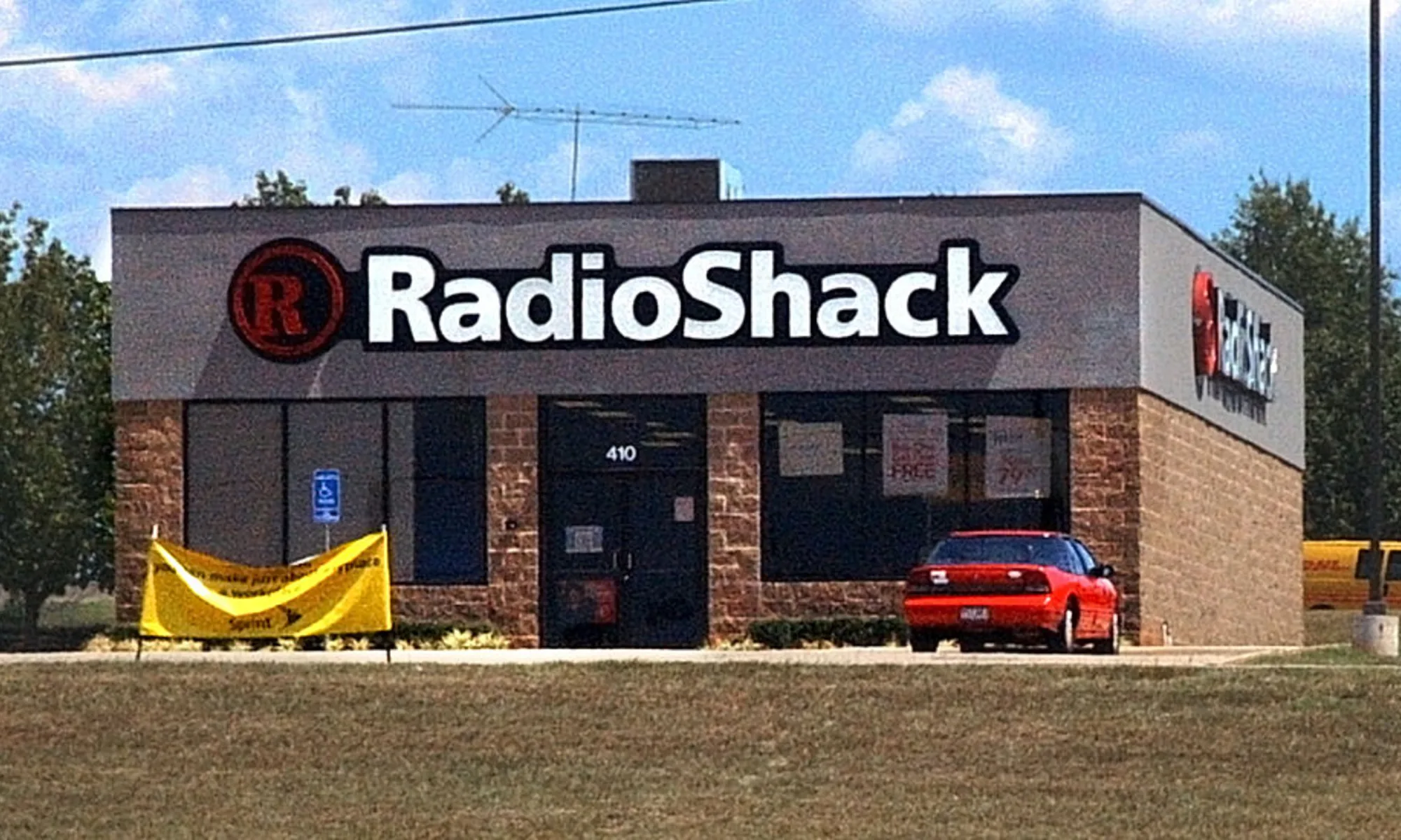 RadioShack storefront exterior