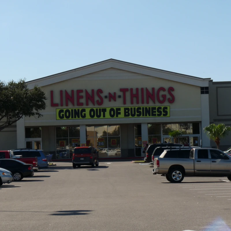 Linens 'n Things store